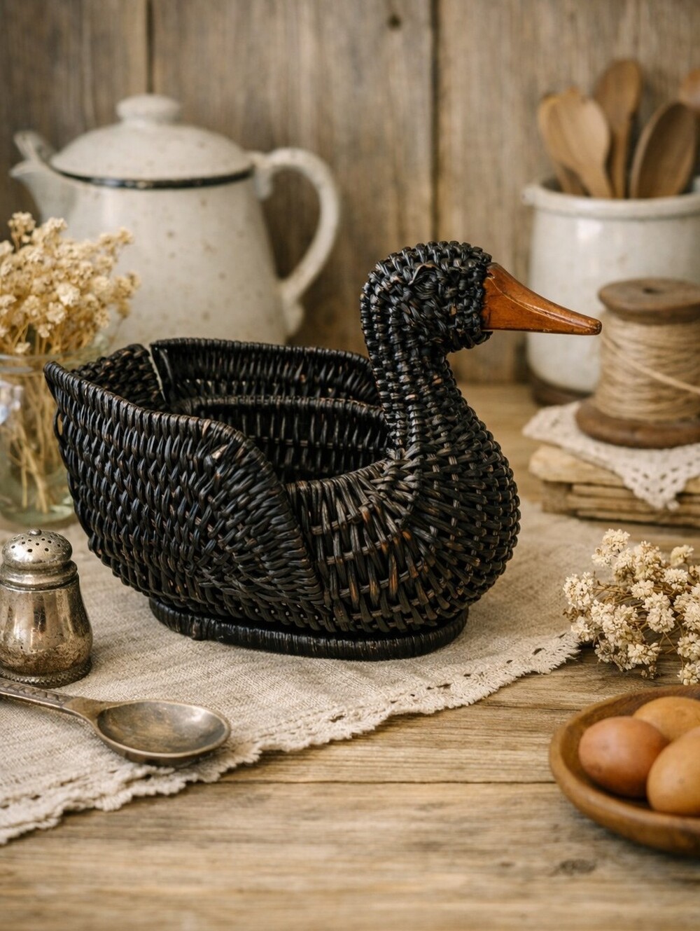 Woven Swan Basket - Black